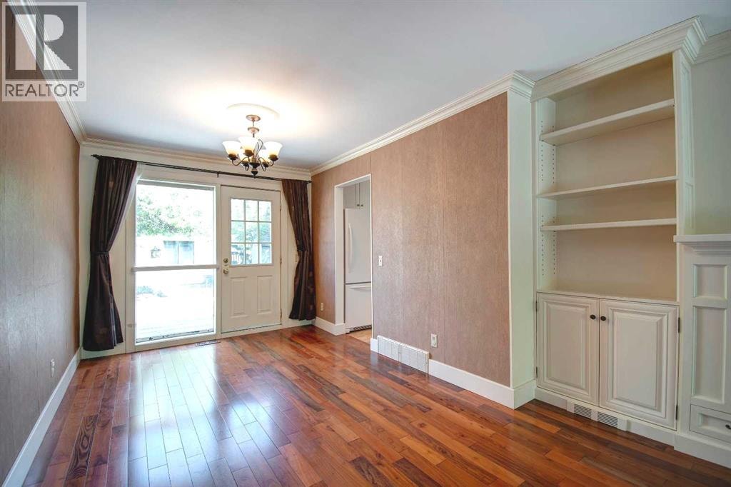 294 Southampton Drive SW — photo 13
