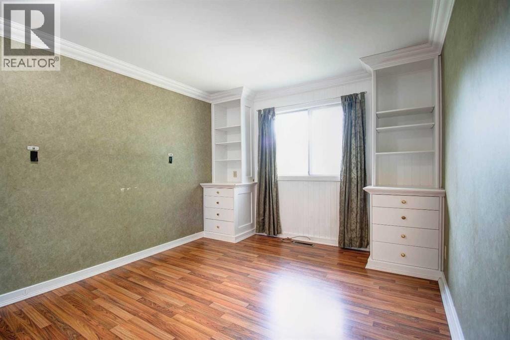 294 Southampton Drive SW — photo 15
