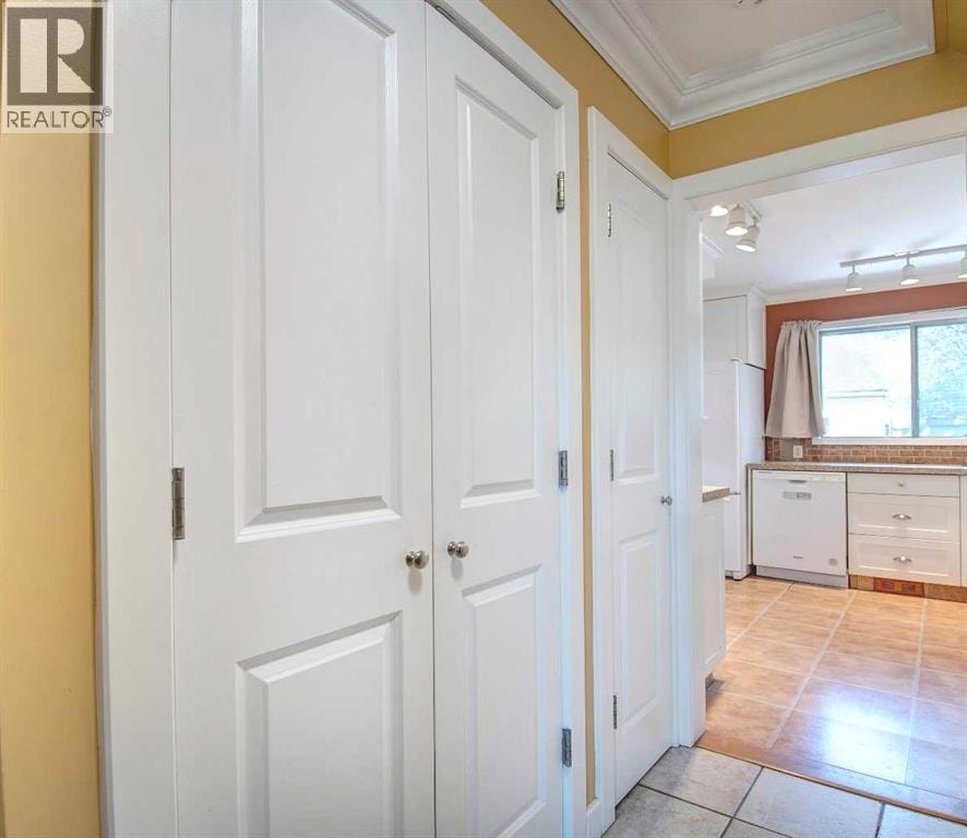 294 Southampton Drive SW — photo 7