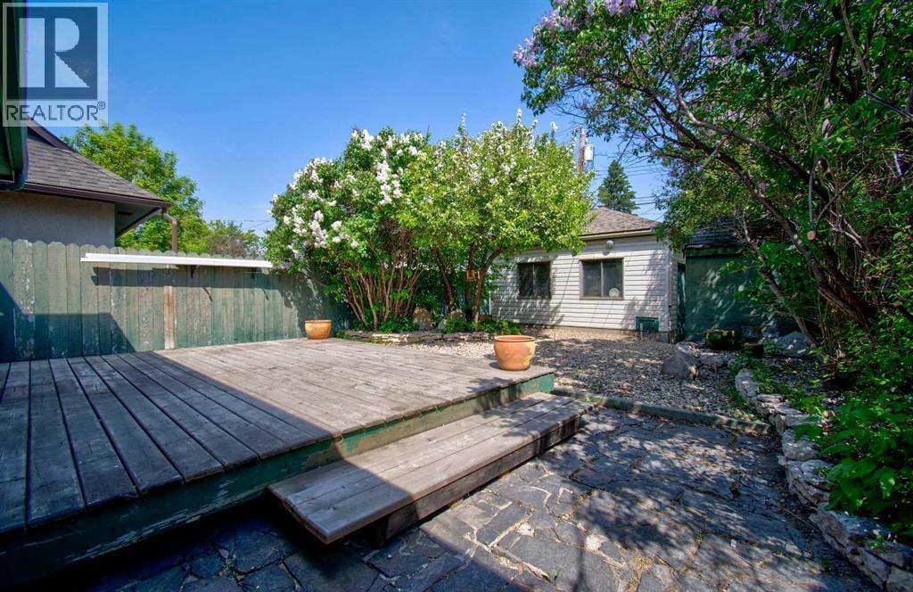 294 Southampton Drive SW — photo 37