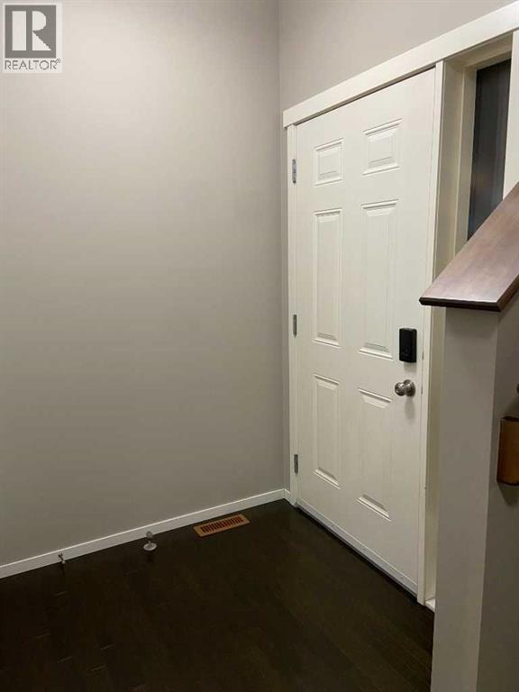 1600 Copperfield Boulevard SE — photo 6