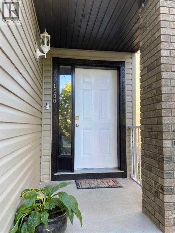 1600 Copperfield Boulevard SE — photo 5