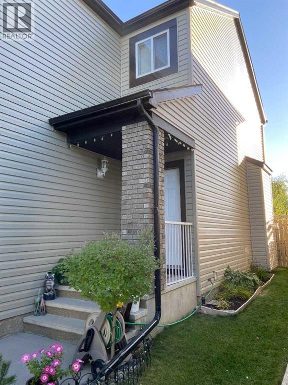 1600 Copperfield Boulevard SE — photo 4