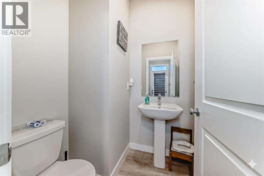 7468 202 Avenue SE — photo 12
