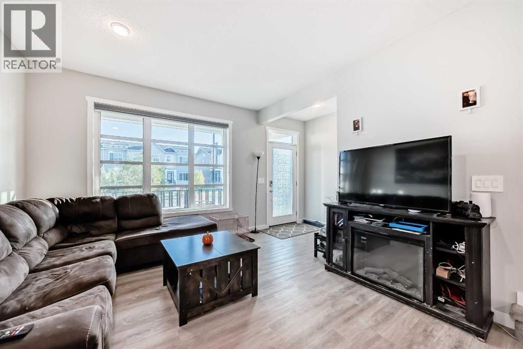 7468 202 Avenue SE — photo 4