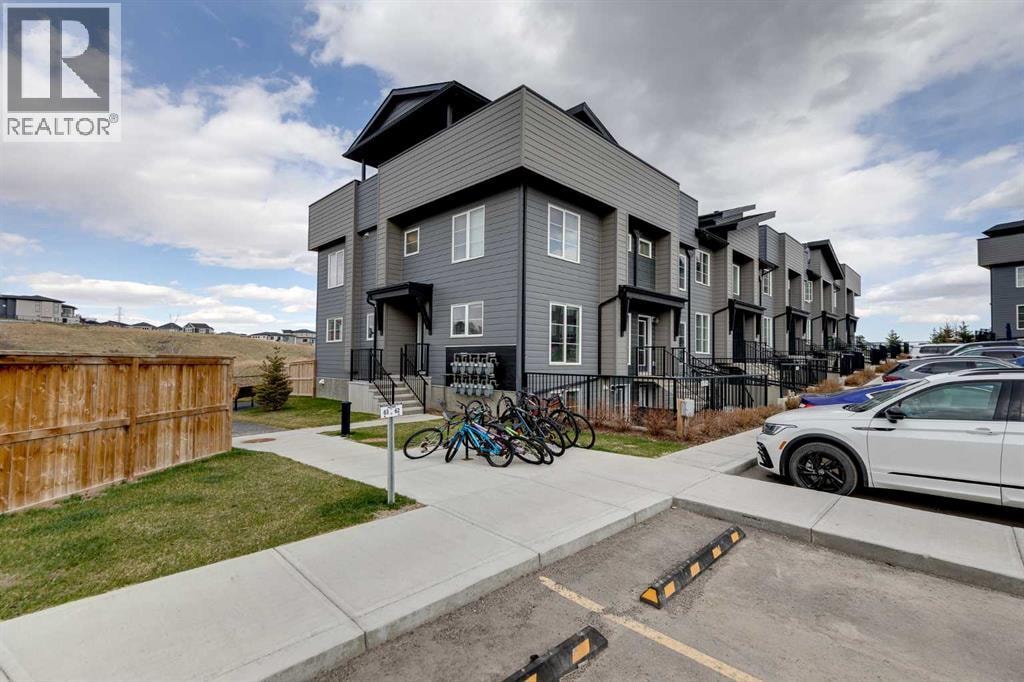 302, 260 Rowley Way NW — photo 36
