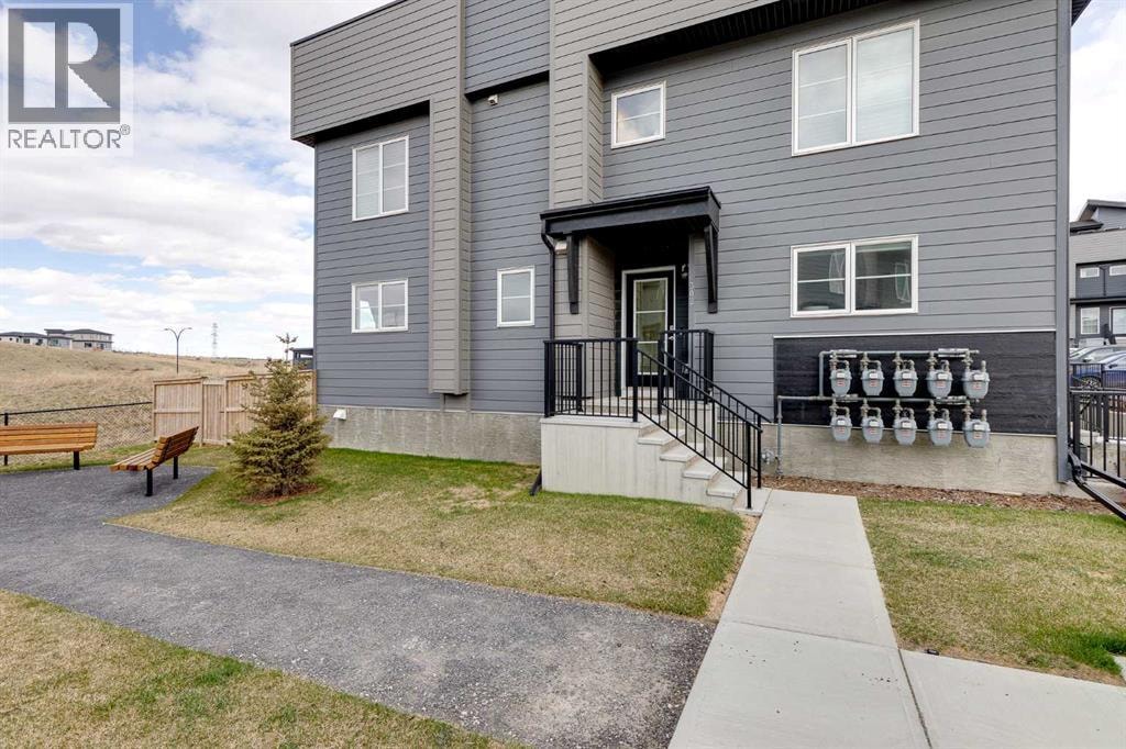 302, 260 Rowley Way NW — photo 34