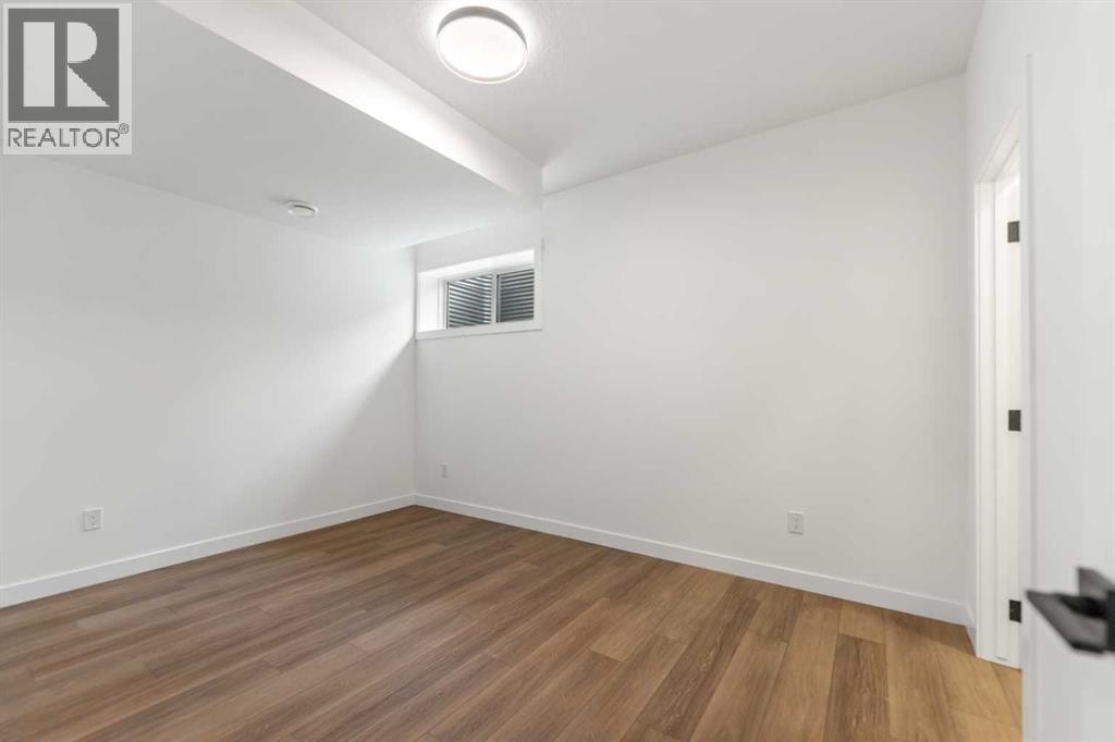 4651 79 Street NW — photo 42