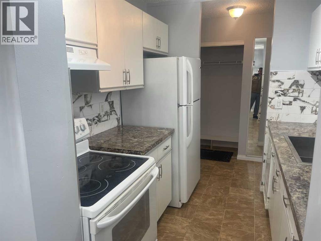 203, 21 Dover Point SE — photo 8
