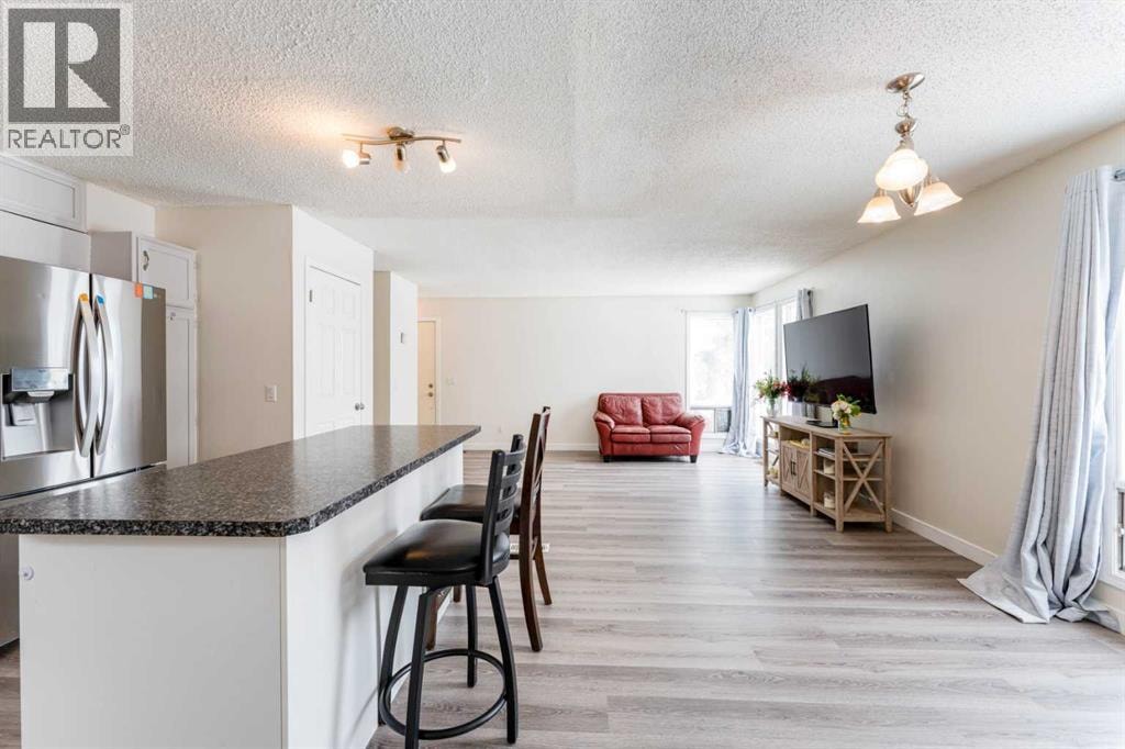 147 Templewood Drive NE — photo 2