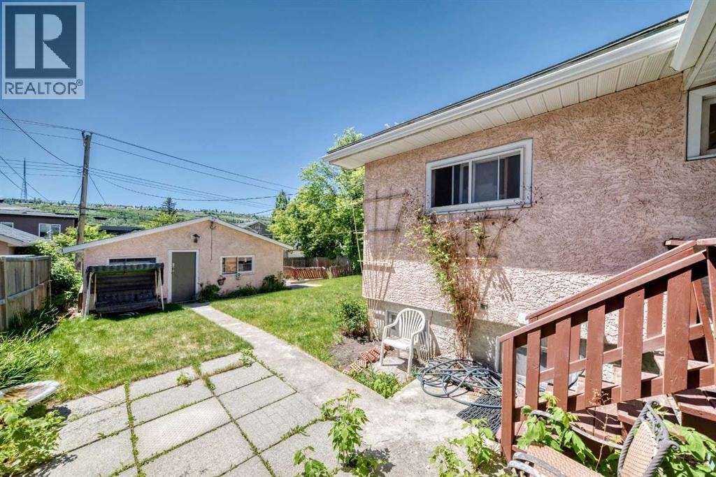 4407 Bowness Road NW — photo 23