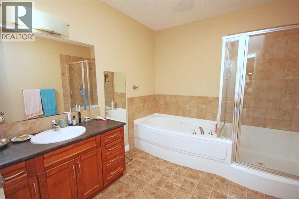 305, 30 Discovery Ridge Close SW — photo 26