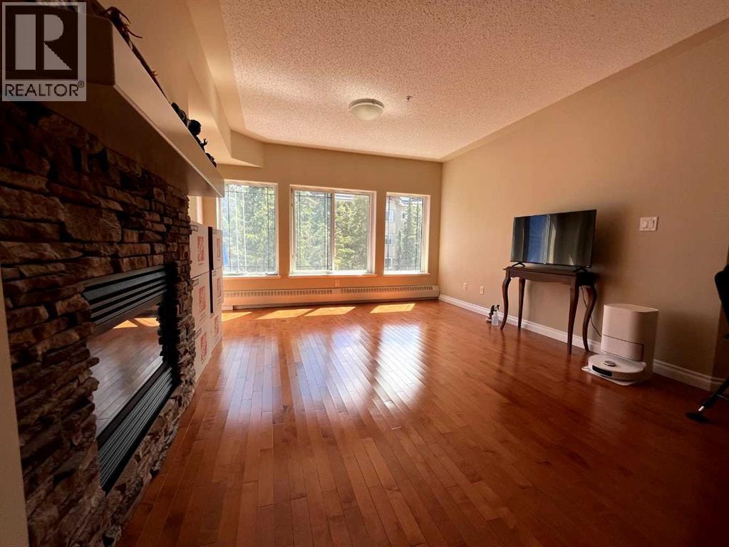 305, 30 Discovery Ridge Close SW — photo 18