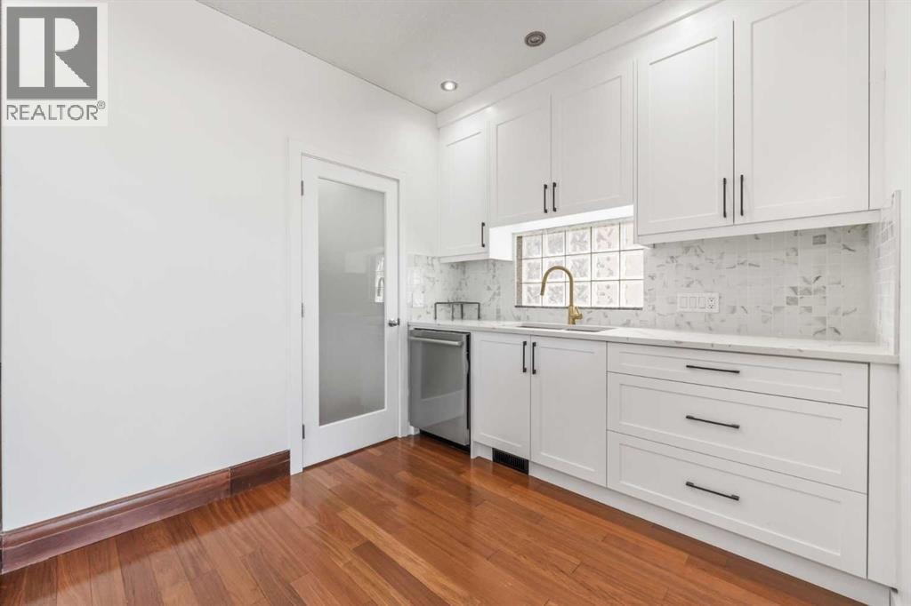 8 Coulee Park SW — photo 11