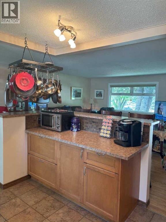 4924 40 Avenue NW — photo 9