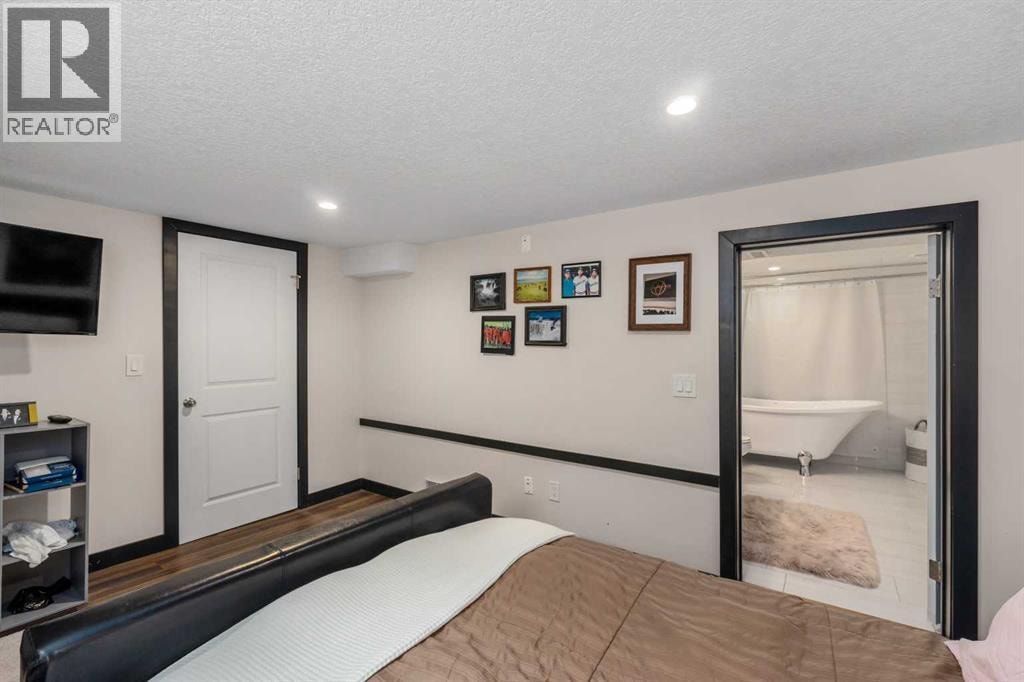 3035 4 Street SW — photo 22
