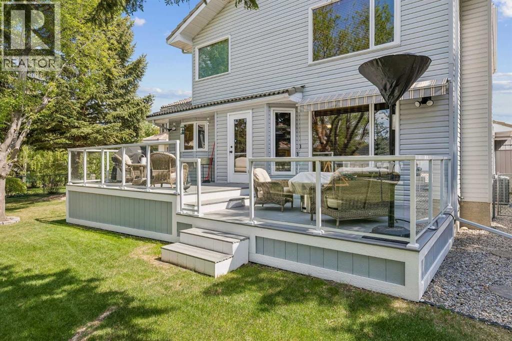 187 Hampshire Close NW — photo 43