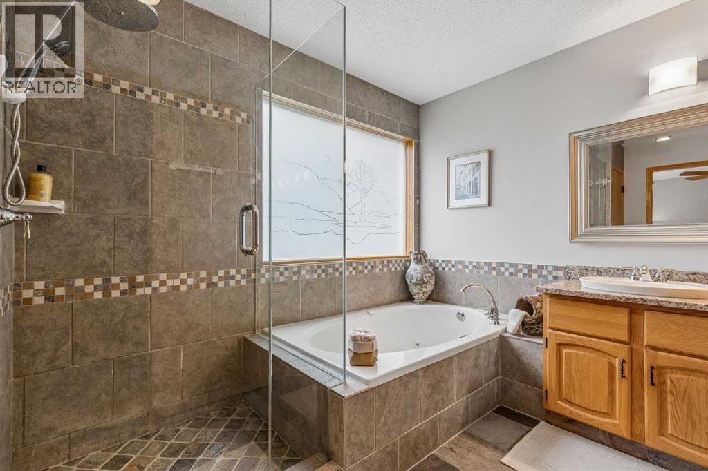 187 Hampshire Close NW — photo 34