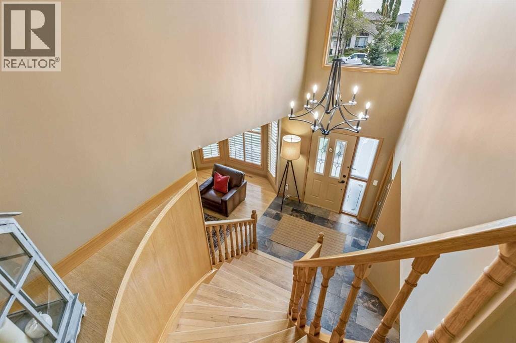187 Hampshire Close NW — photo 39