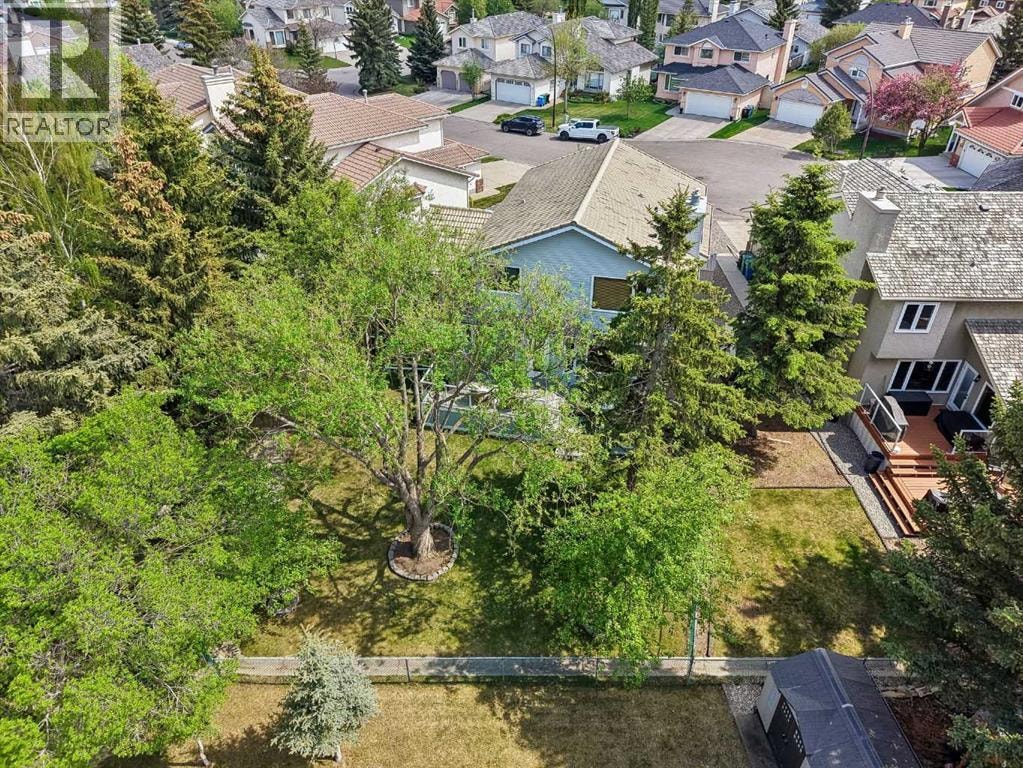 187 Hampshire Close NW — photo 47