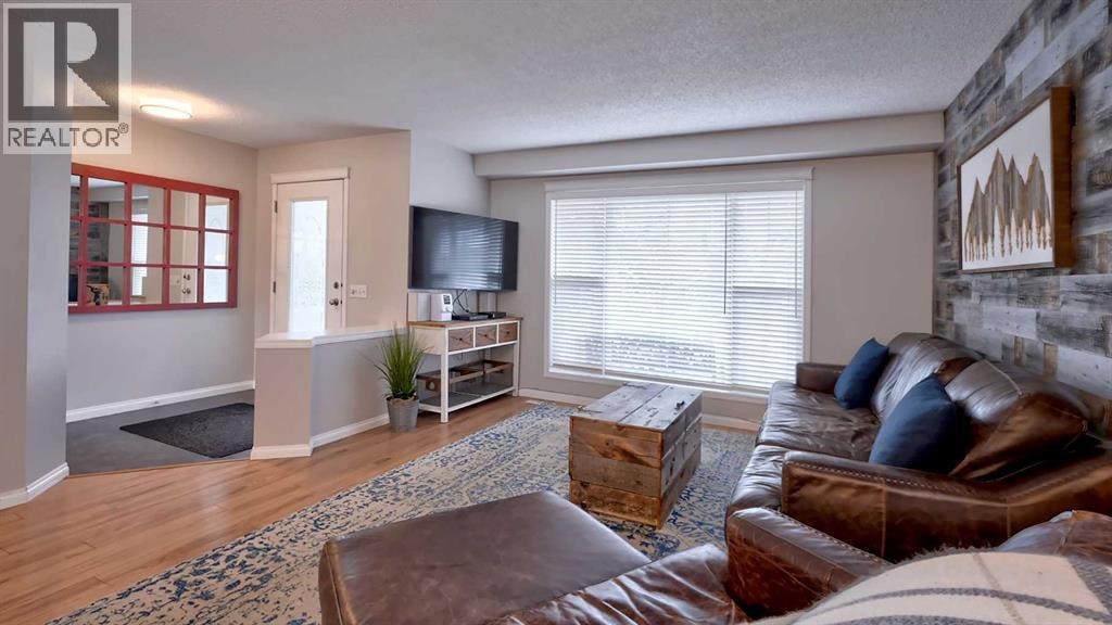 20 Tuscany Valley Park NW — photo 5