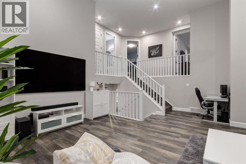 166 Osborne Common SW — photo 22