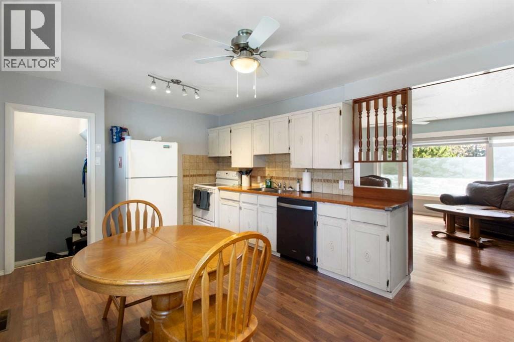 1622 Strathcona Street — photo 8