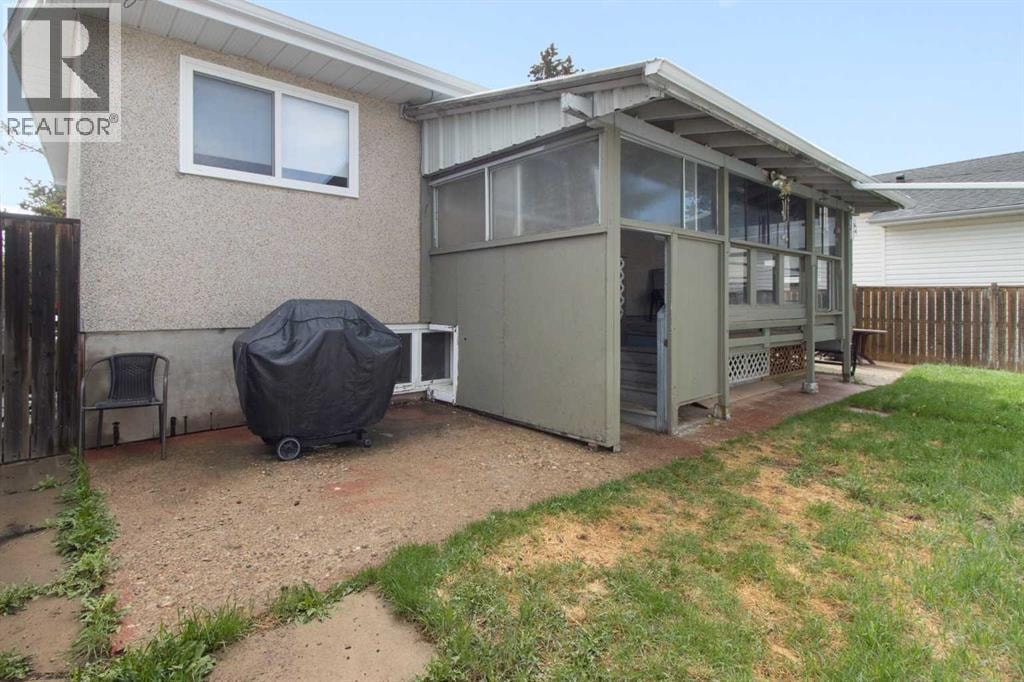 1622 Strathcona Street — photo 29