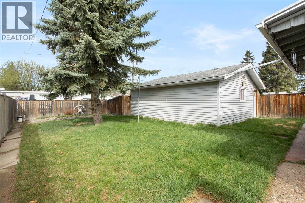 1622 Strathcona Street — photo 25
