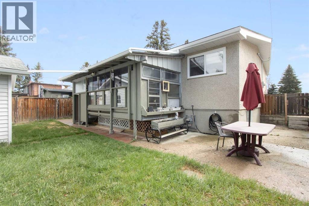 1622 Strathcona Street — photo 28