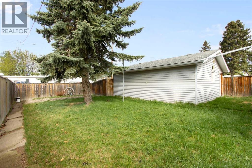 1622 Strathcona Street — photo 26