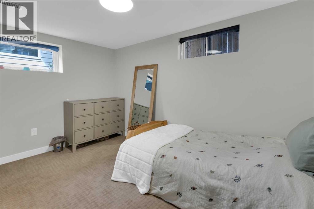 77 Hogarth Crescent SW — photo 30