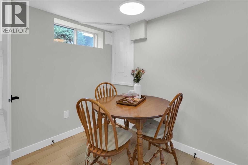 77 Hogarth Crescent SW — photo 27