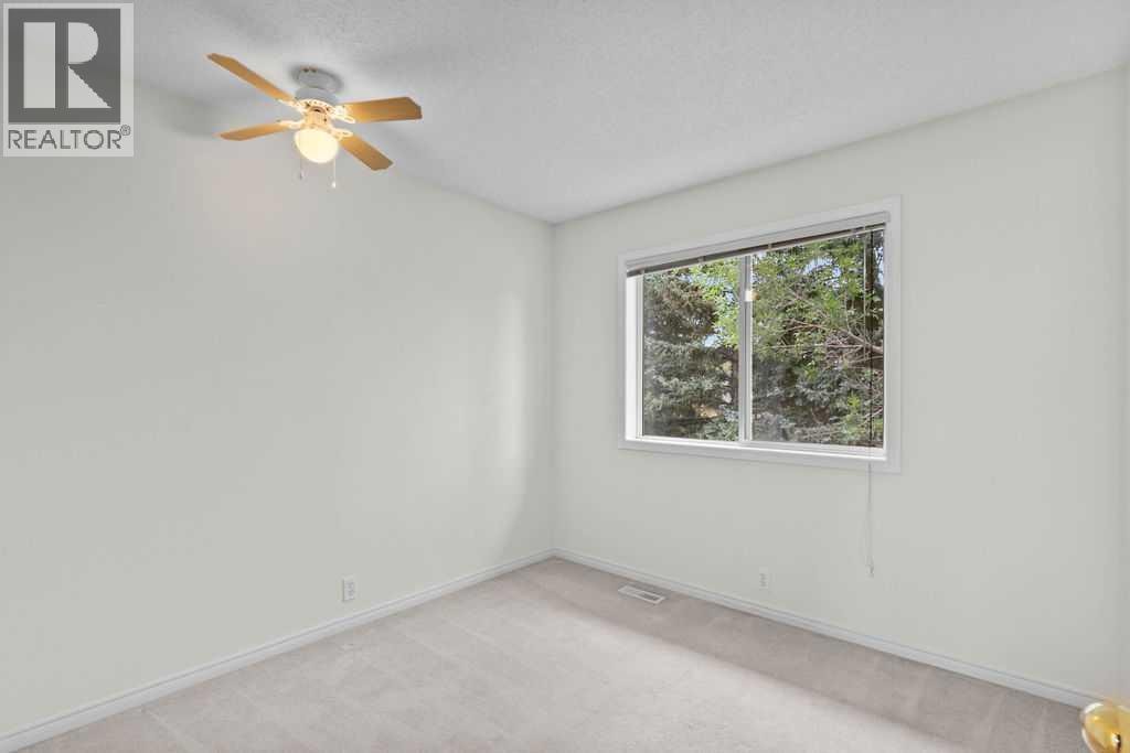 31 Silvergrove Close NW — photo 25