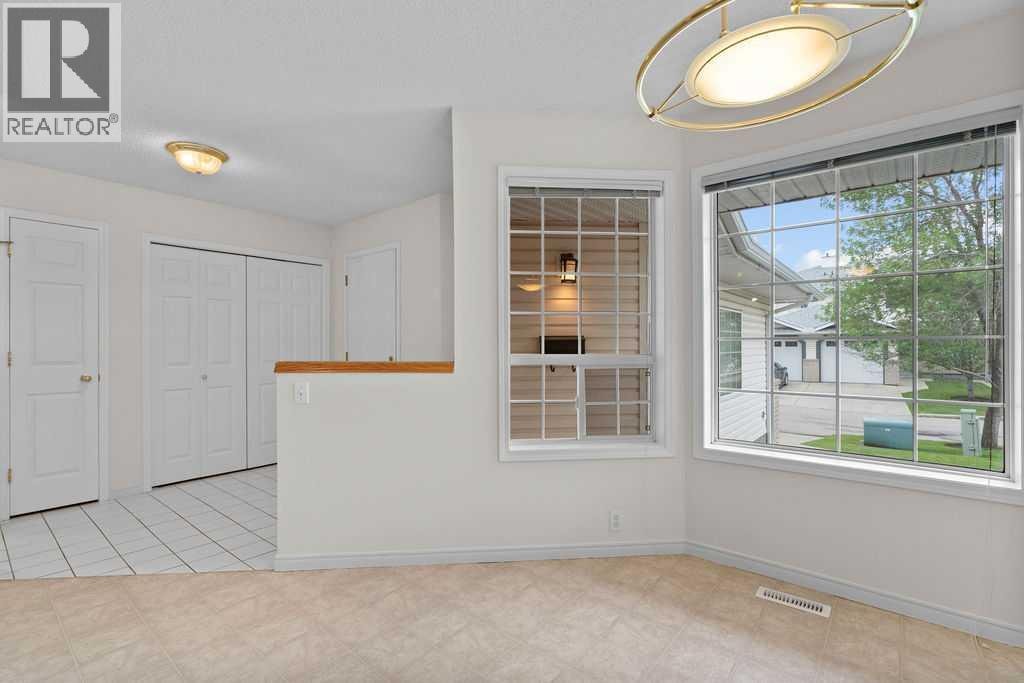 31 Silvergrove Close NW — photo 10