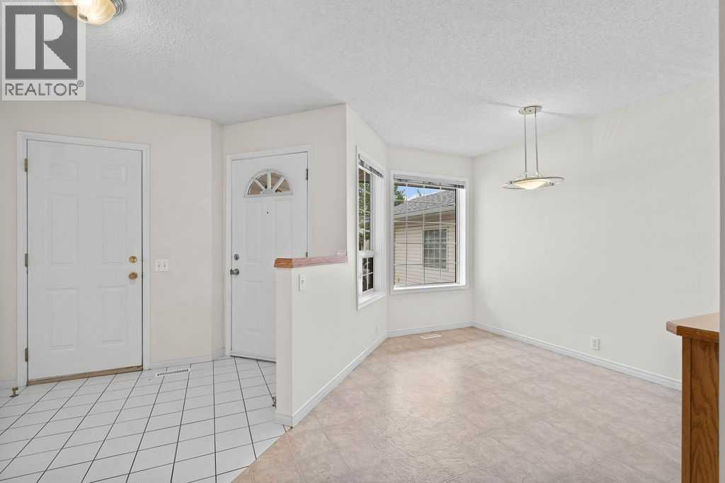 31 Silvergrove Close NW — photo 9