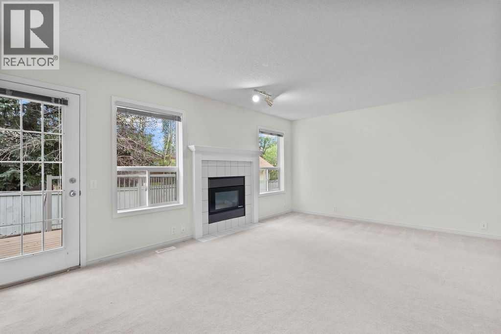 31 Silvergrove Close NW — photo 17