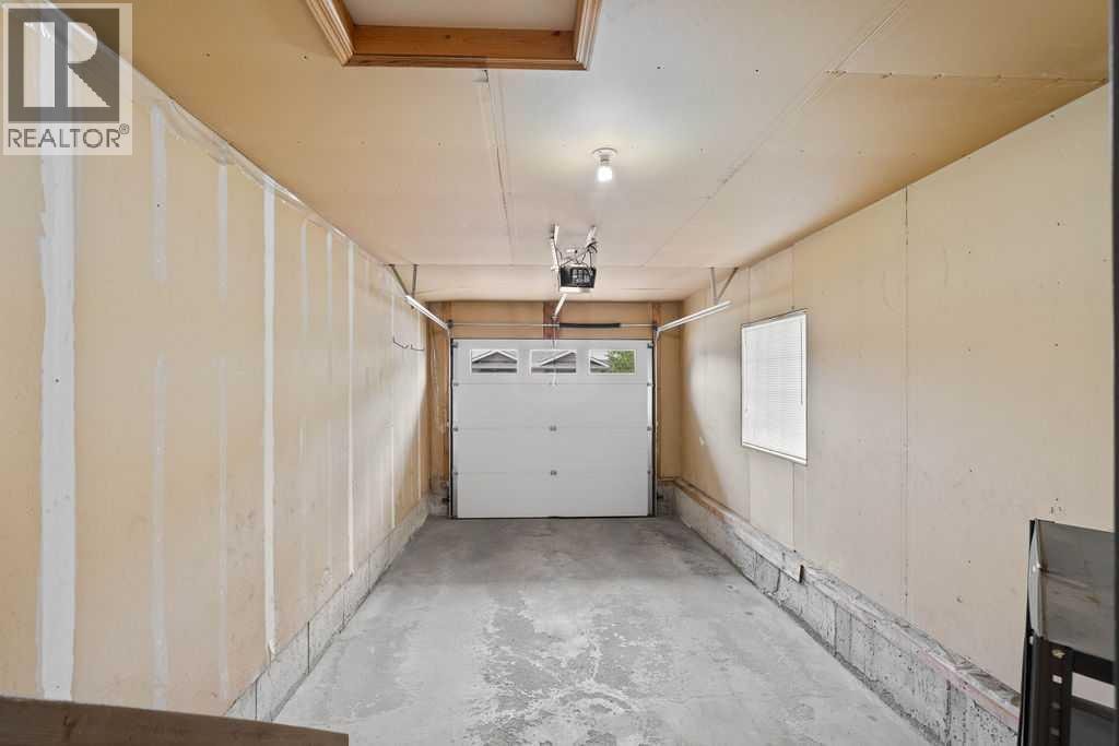 31 Silvergrove Close NW — photo 32