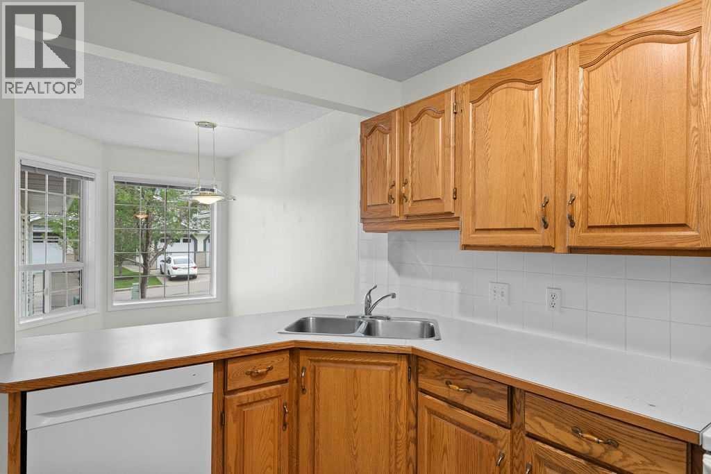 31 Silvergrove Close NW — photo 14