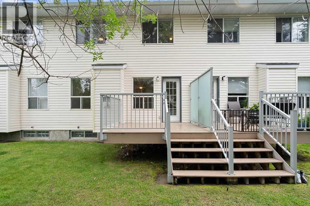 31 Silvergrove Close NW — photo 36