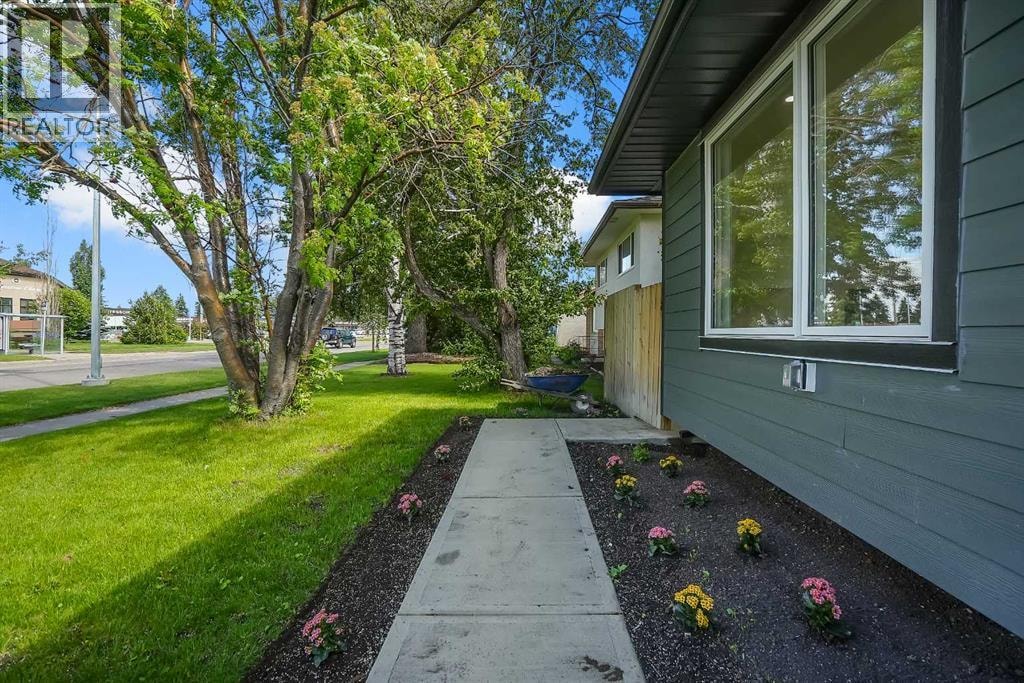 419 Acadia Drive SE — photo 42