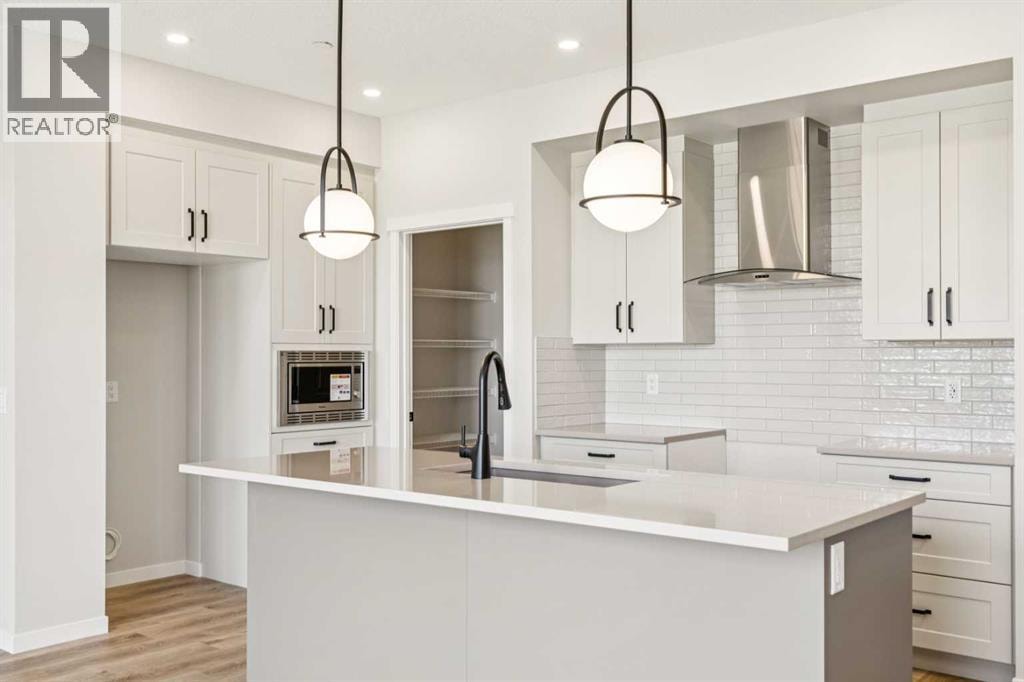 30 Hotchkiss Gardens SE — photo 1