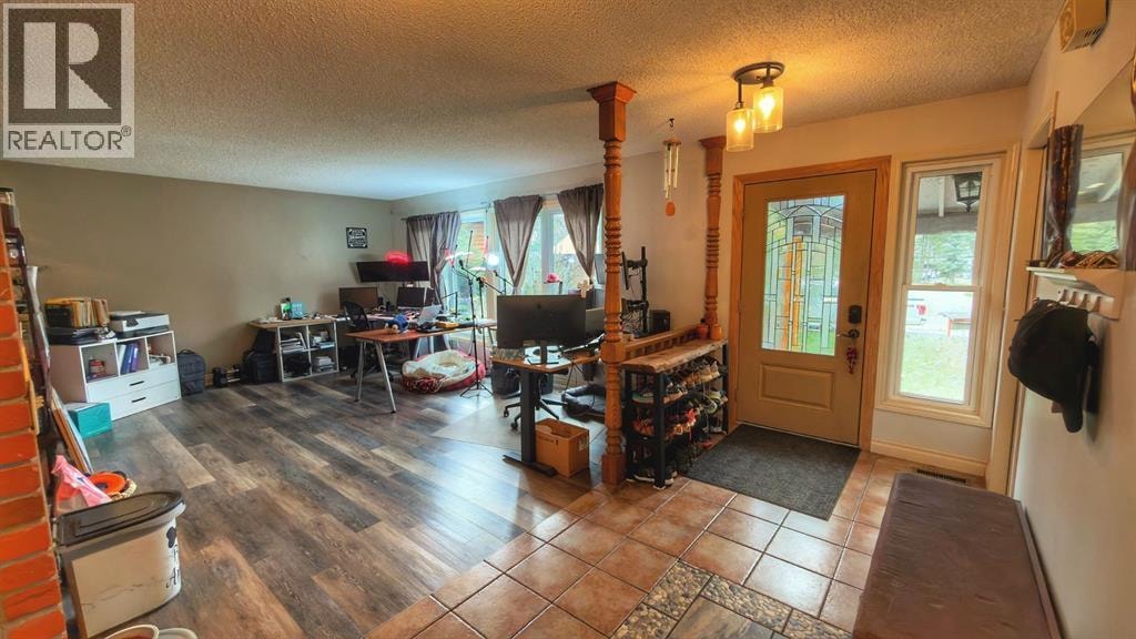94 Redwood Meadows Drive — photo 12