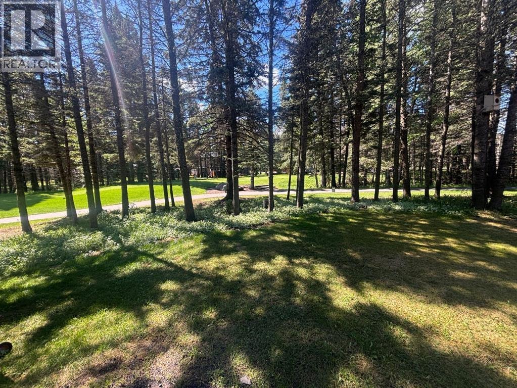 94 Redwood Meadows Drive — photo 8
