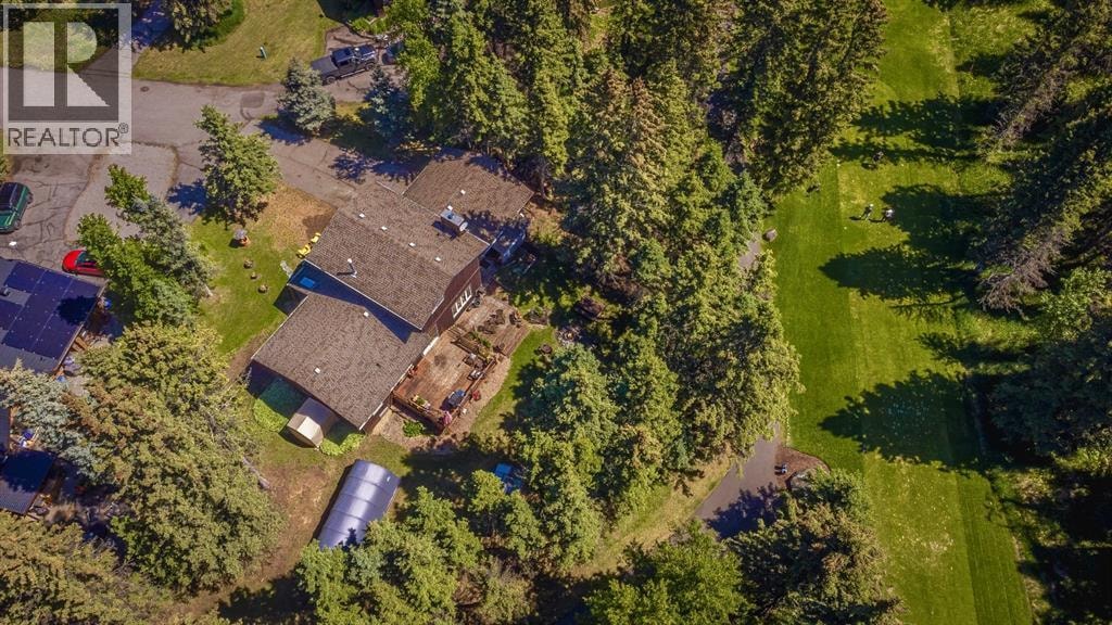94 Redwood Meadows Drive — photo 3