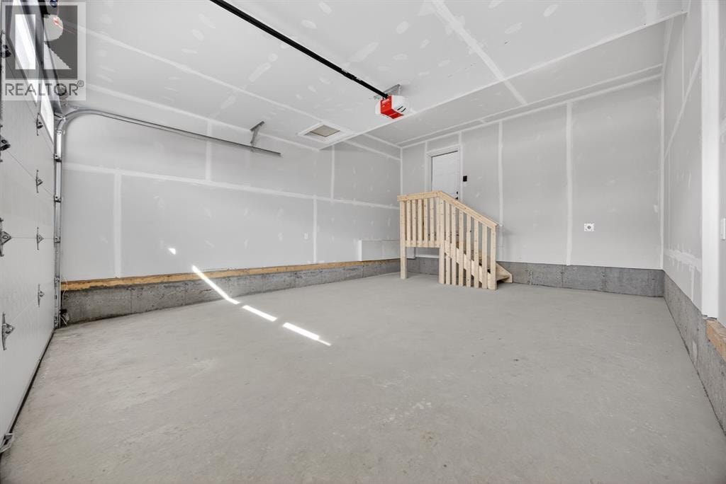 1090 Bayview Crescent — photo 46