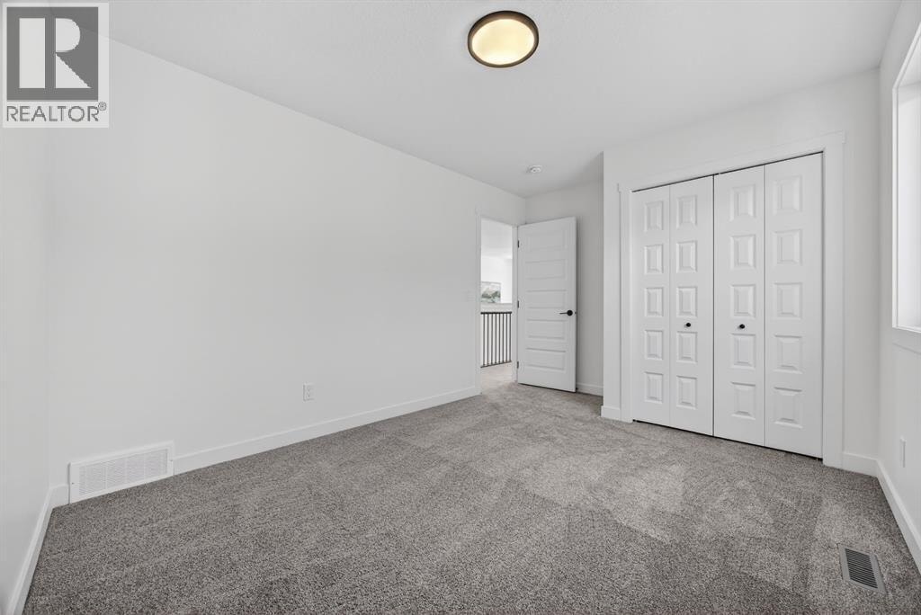 1090 Bayview Crescent — photo 42