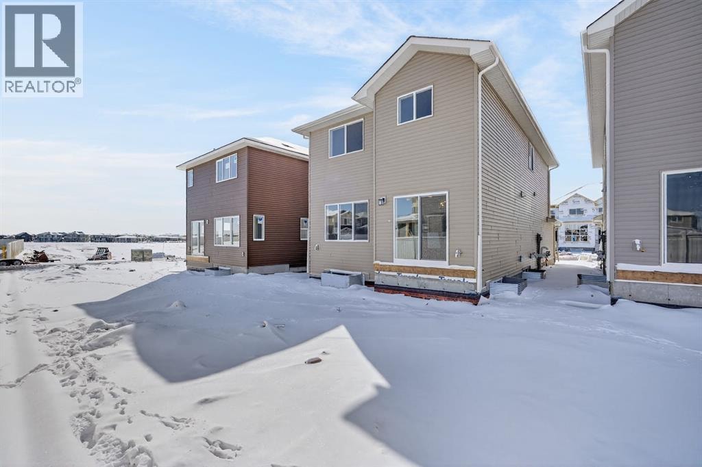 1090 Bayview Crescent — photo 48