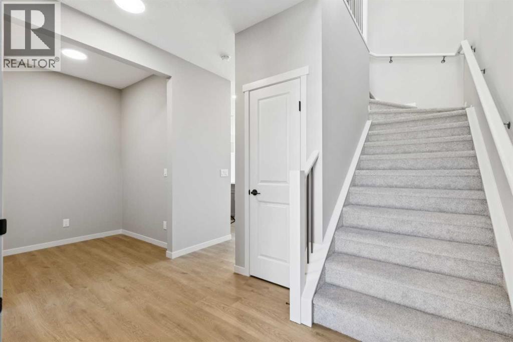 386 Hotchkiss Manor SE — photo 2