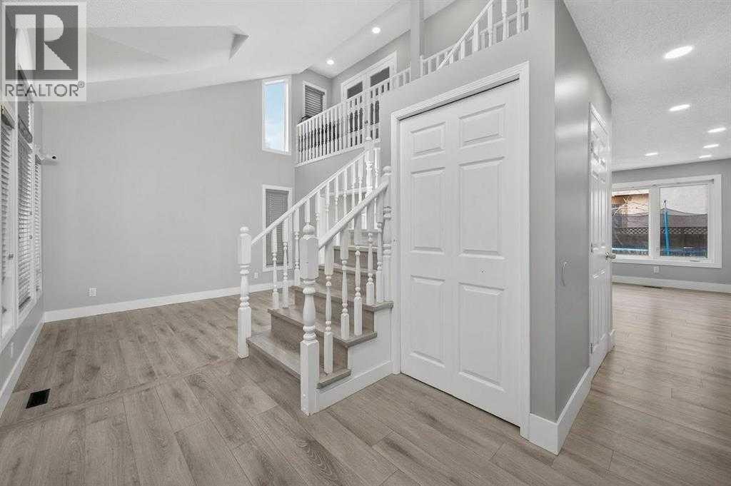 55 Millrise Way SW — photo 2